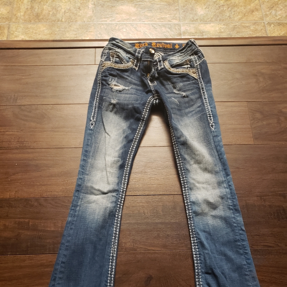 Stylish Blue Distressed Women Jeans